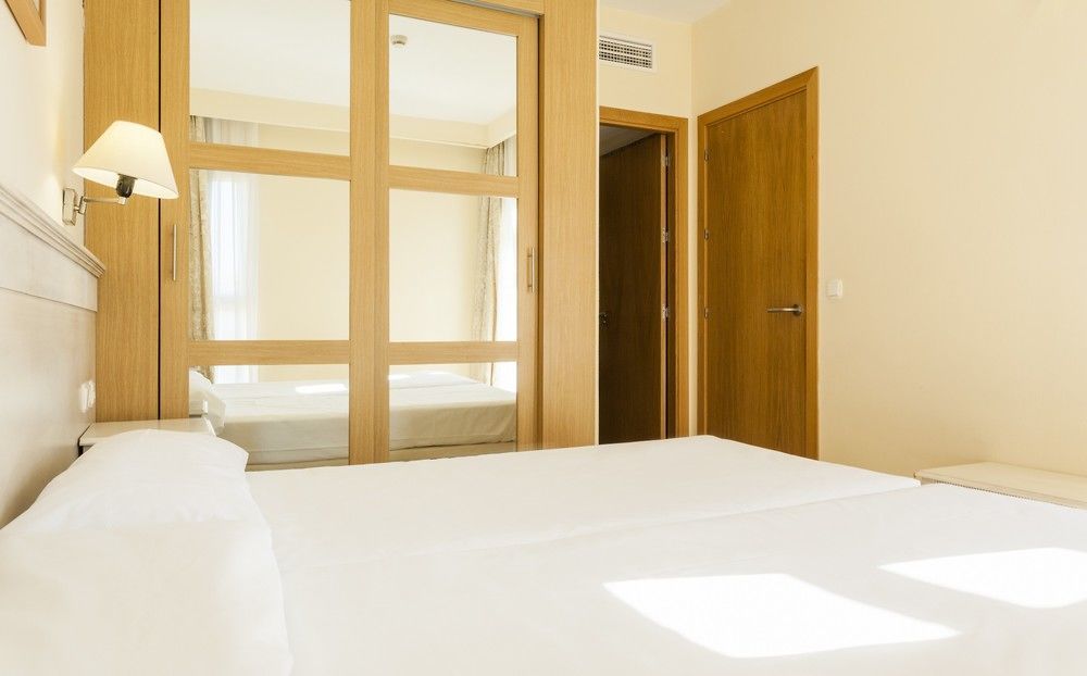 Aparthotel Ilunion Sancti Petri Novo Sancti Petri Ngoại thất bức ảnh