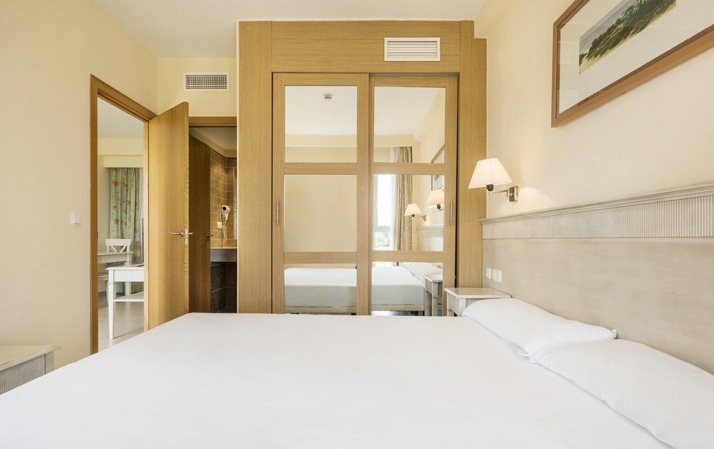 Aparthotel Ilunion Sancti Petri Novo Sancti Petri Ngoại thất bức ảnh